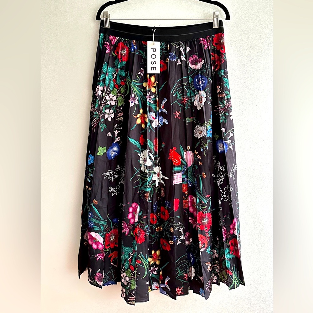 POSE maxi skirt Size L